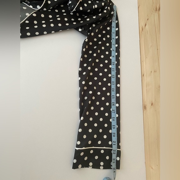 VICTORIA’S SECRET Elegant Women’s Small Black & White Polka Dot Satin-Style Robe - Picture 9 of 9